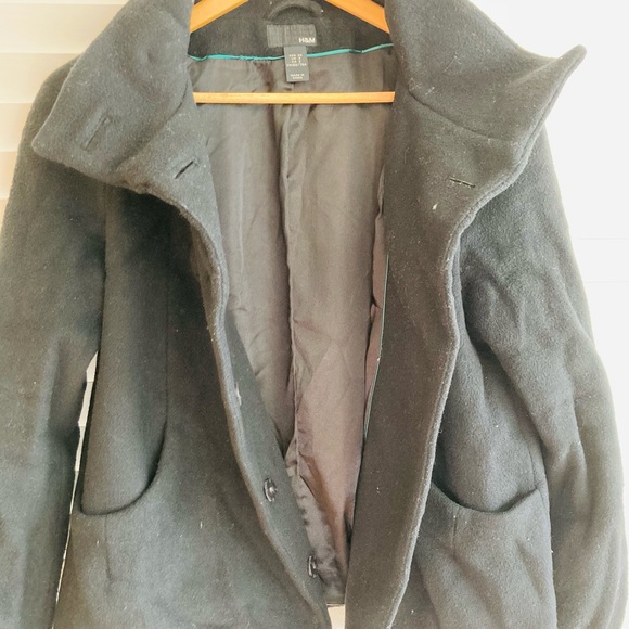 Black H&M Coat with Button Enclosure - Picture 4 of 5